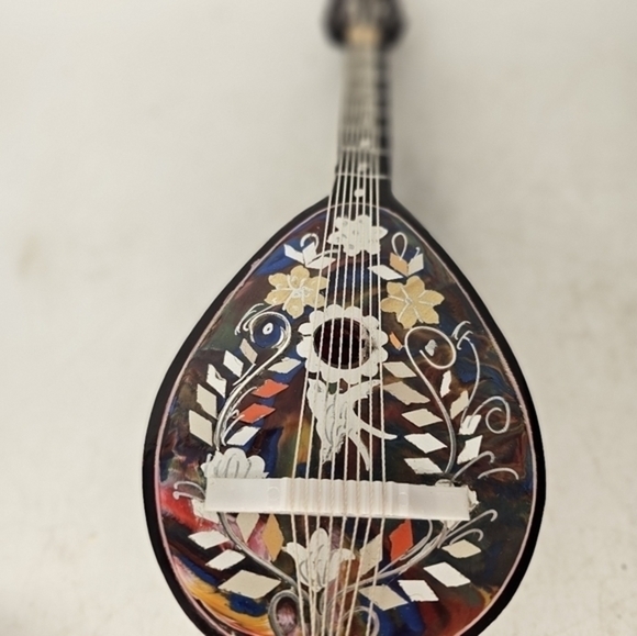 Vintage miniature imitation‎ tortoiseshell and mother of pearl mandolin - Picture 1 of 9